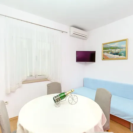 Mateo Apartment
