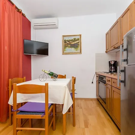 Apartment Mateo Baska Voda